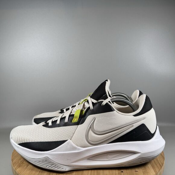 Nike Athletic Shoes in Black and White - Picture 3 of 8